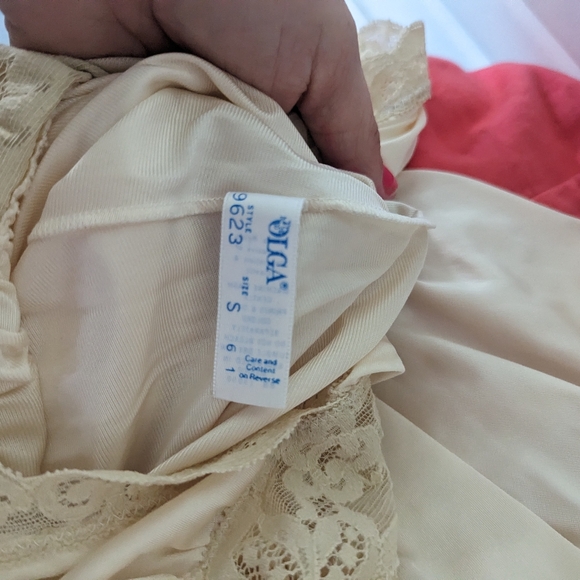 Vintage Women's Olga Cream Slip Nightgown Small Lace USA Made - Picture 5 of 7